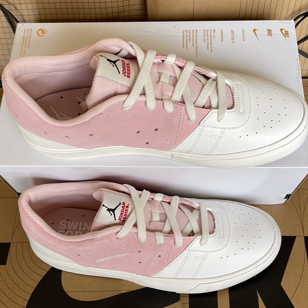 JORDAN SERIES.03 ‘Atmosphere’ WMNS - Picture 4 of 16